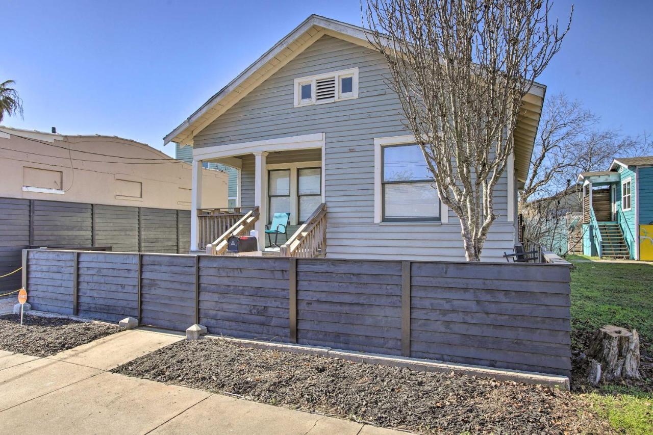 Cozy Beach Bungalow Near Galveston Seawall And Pier Esterno foto