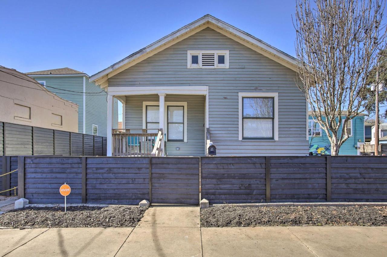 Cozy Beach Bungalow Near Galveston Seawall And Pier Esterno foto