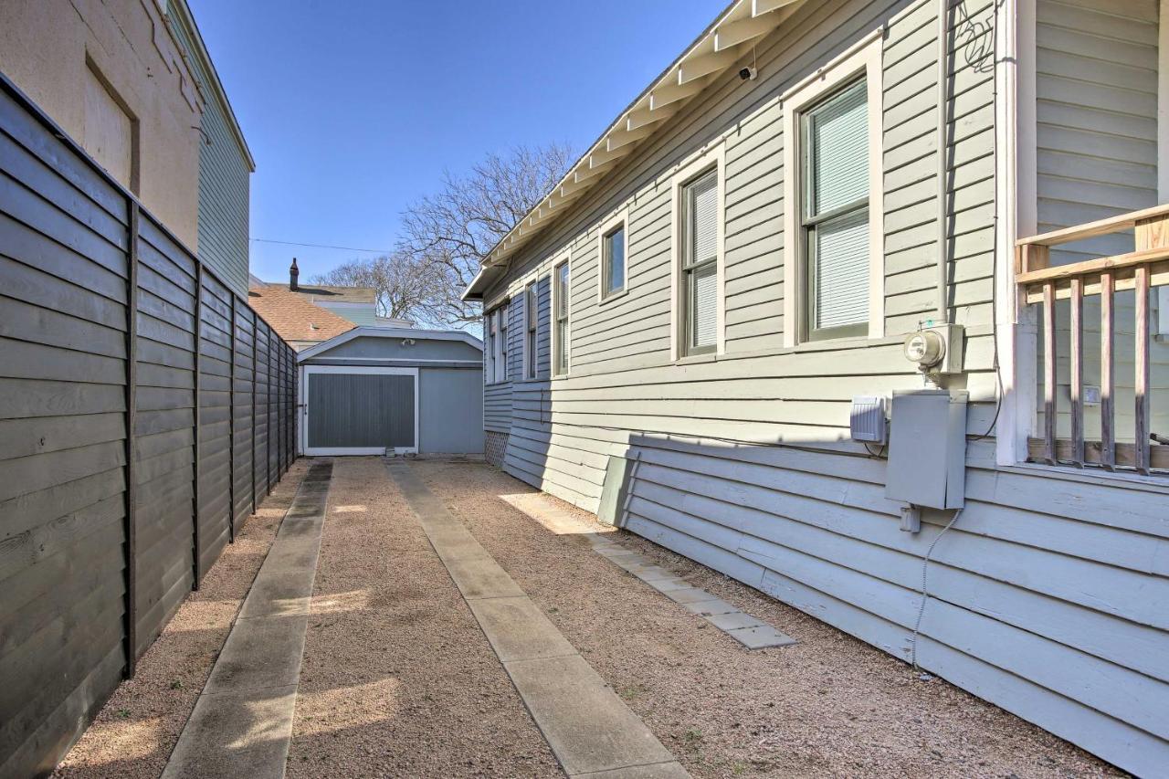 Cozy Beach Bungalow Near Galveston Seawall And Pier Esterno foto